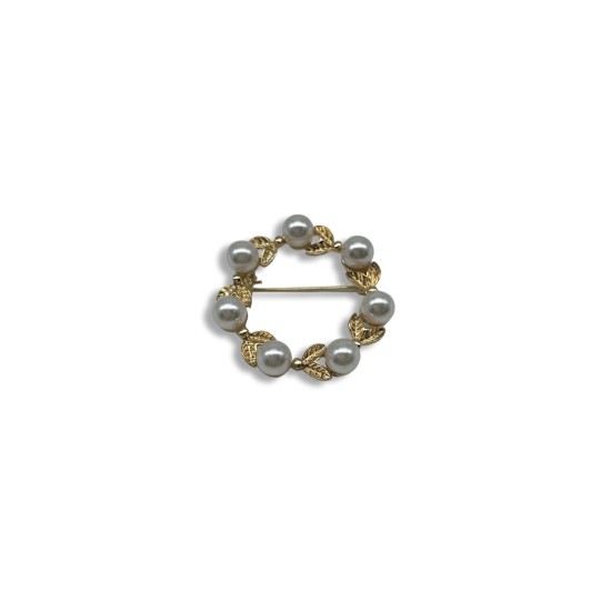 Pearl circle brooch