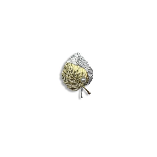 Leaf pearl brooch