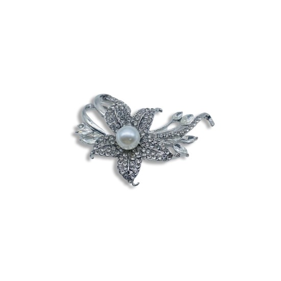 Petal pearl brooch