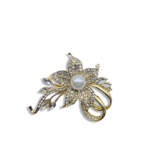 Petal pearl brooch